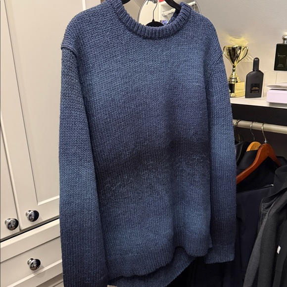 Club Monaco Other - Club Monaco Italyan Yarn Men's Blue Gradient Sweater